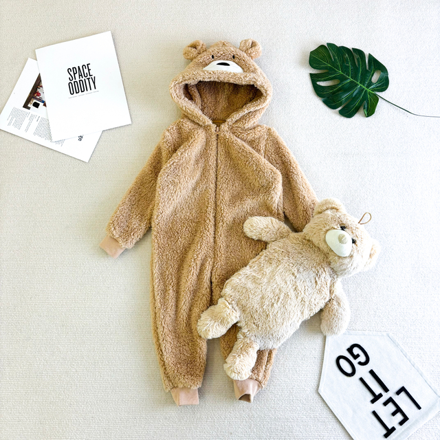 Kigurumi con temática animal de bebé con capucha de felpa polar de tela certificada Oeko-tex combina con una botella de agua caliente 