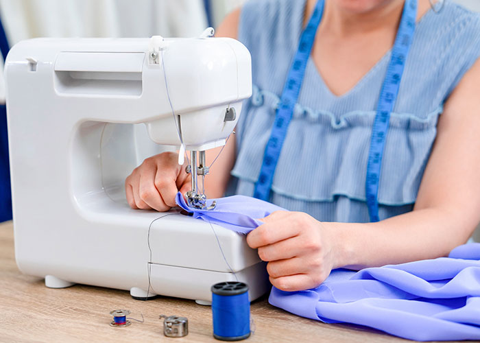 Equipo detrás de la ropa de estar por casa de lana